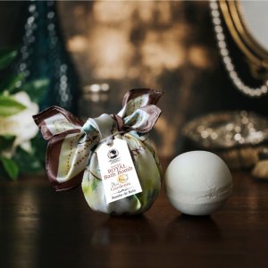 MISS GARDENIA Royal Bath Bomb