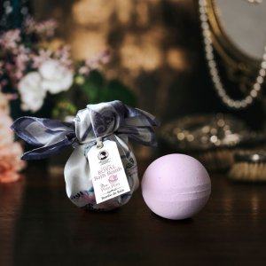 MISS POMPOM Royal Bath Bomb